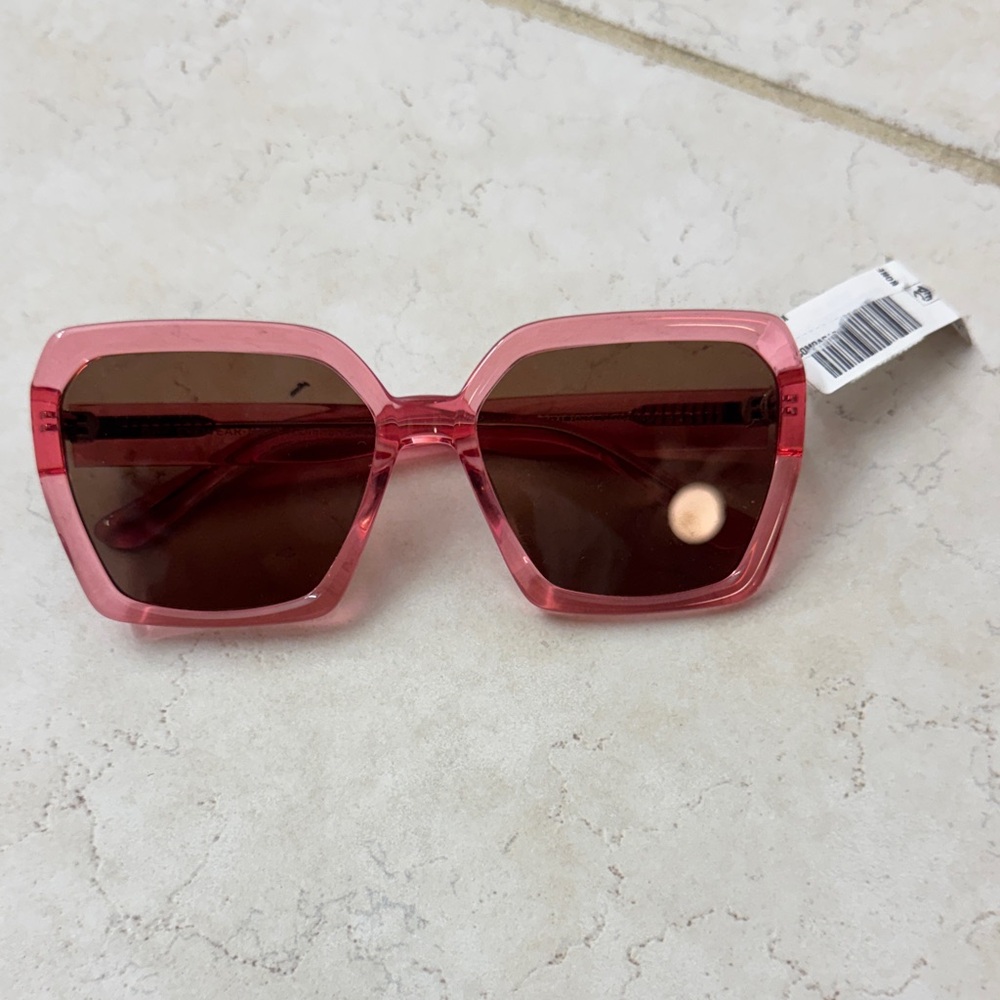 Diff Eyewear Pink Sunglasses